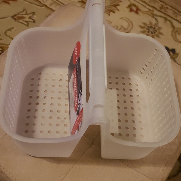 BATHROOM ACCESSORIES - Picture 2 of 13